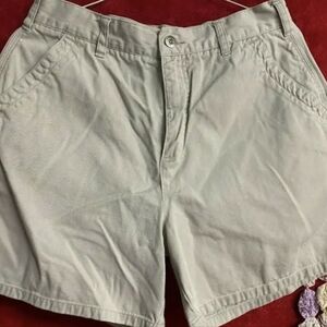 🌞Last summer sale A GreatNewPair of  Maurice's Carpenter Shorts